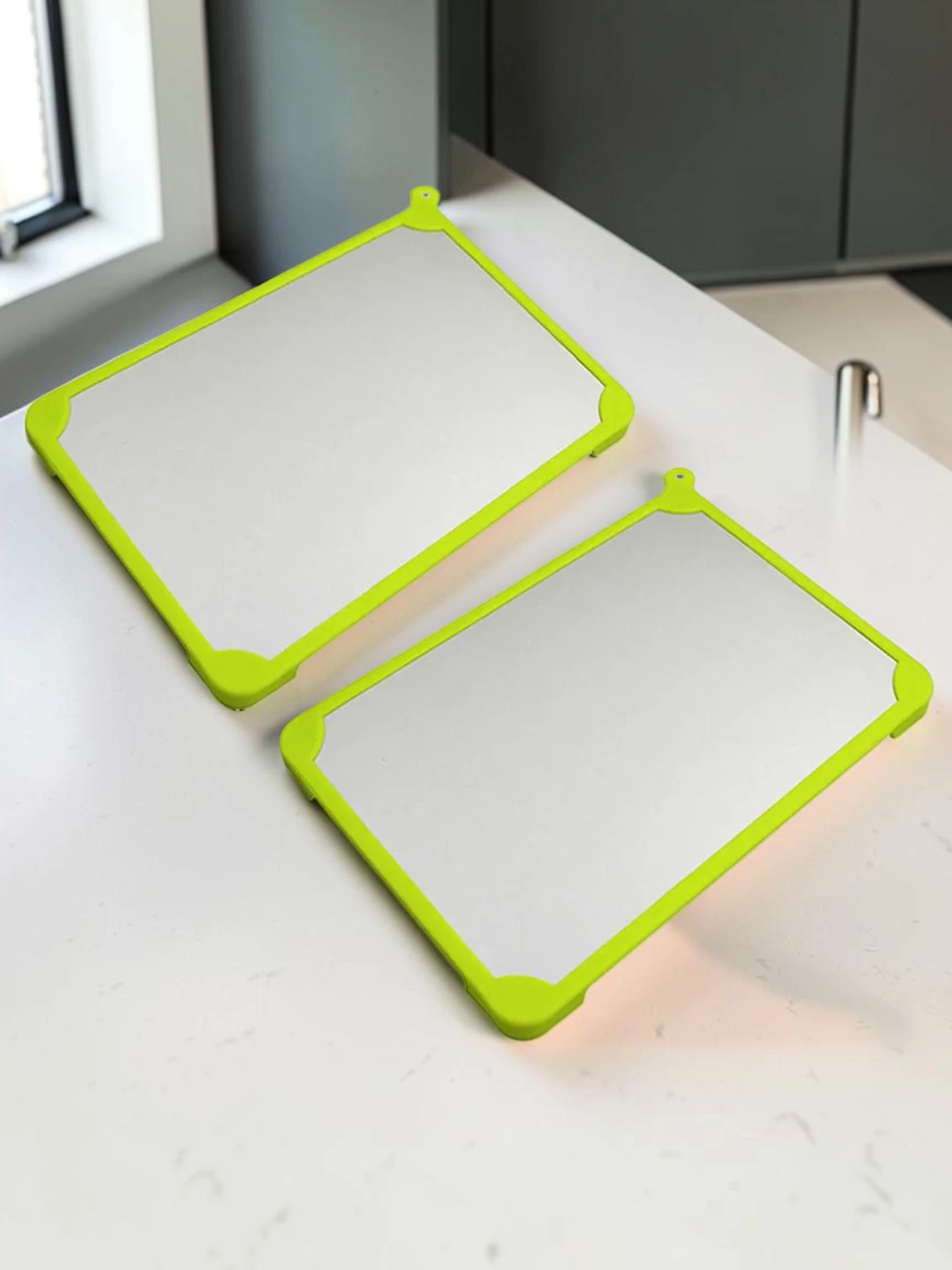 EasyCleanBoard Fast Defrosting Tray, Aluminum and Silicone, 30cm x 22cm x 3cm, 2-Pack